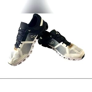 OnCloud Black White Cloudtec Helion Loudflow Running Shoes Men 12.5 Women 14